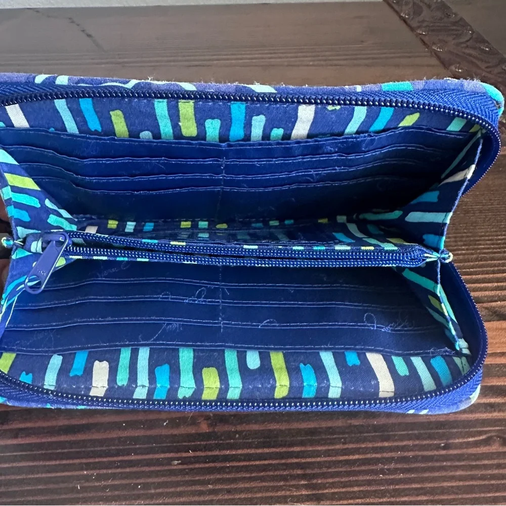 Vera Bradley Retired Katalina Blues Wallet & Cosmetic Bag Set